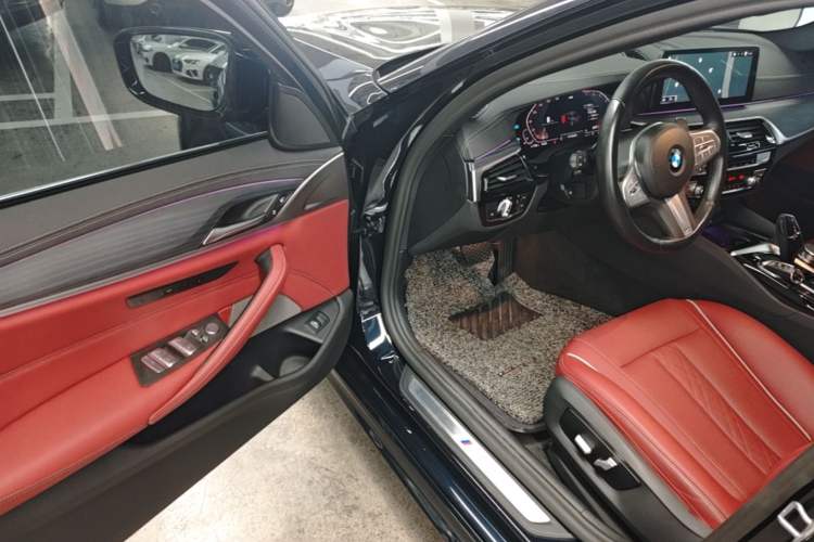 Used BMW 5 Series 2022 Second Facelift 530Li Leading Edition M Sport Package Driver Seat