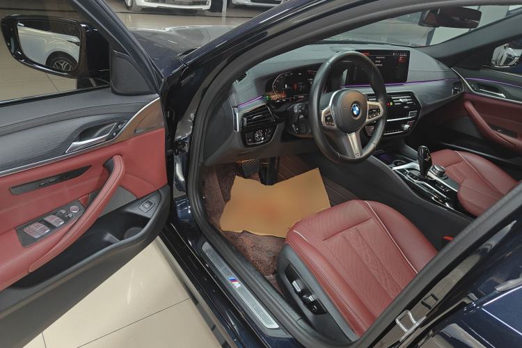 Used BMW 5 Series 2022 Restyled 530Li Leading Edition M Sport Package Driver Seat