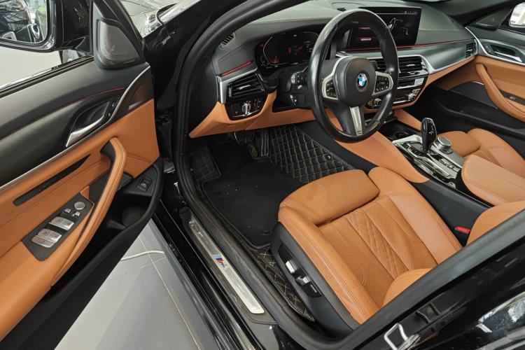 Used BMW 5 Series 2022 Second Facelift 525i M Sport Package Driver Seat