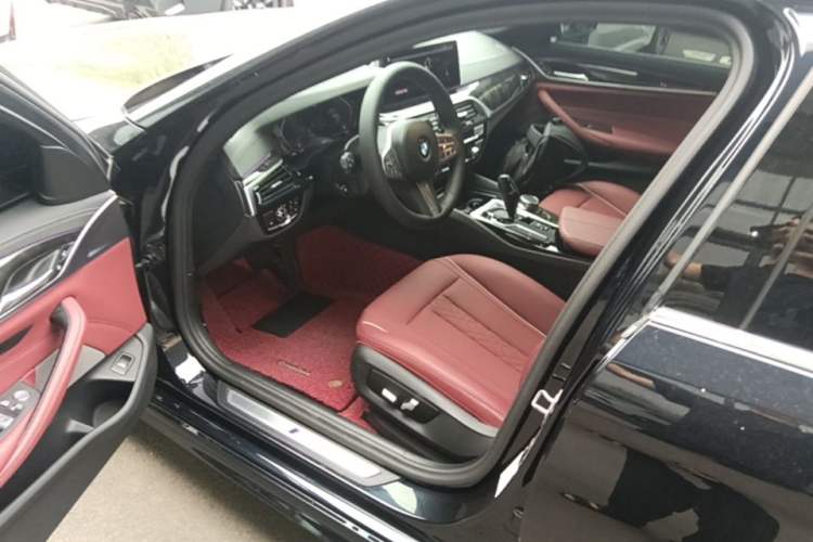 Used BMW 5 Series 2022 Second Facelift 525Li M Sport Package Driver Seat