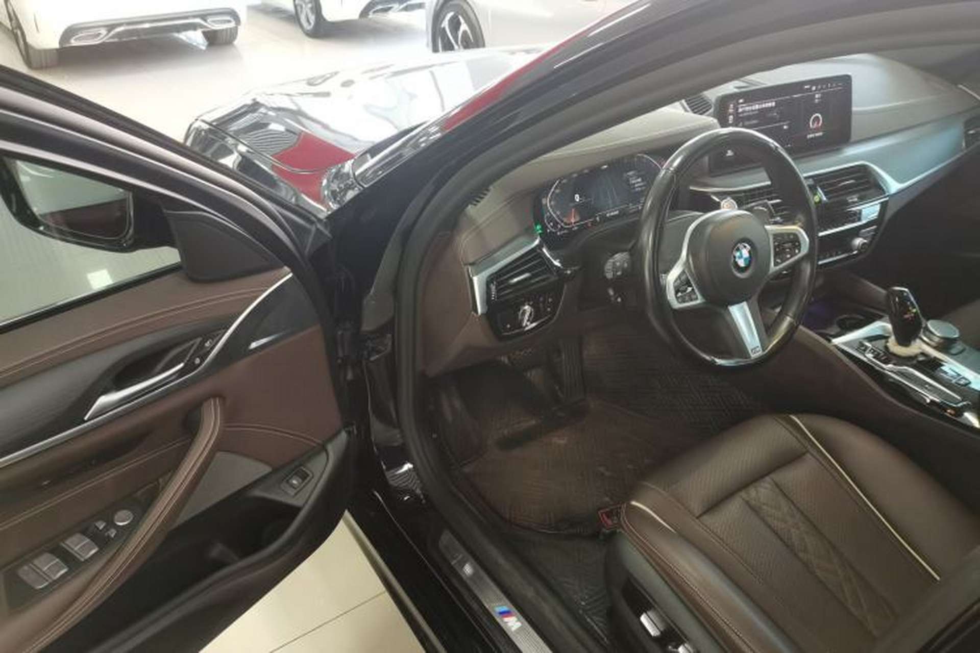 Used BMW 5 Series 2022 Restyled 530Li Leading Edition M Sport Package Driver Seat