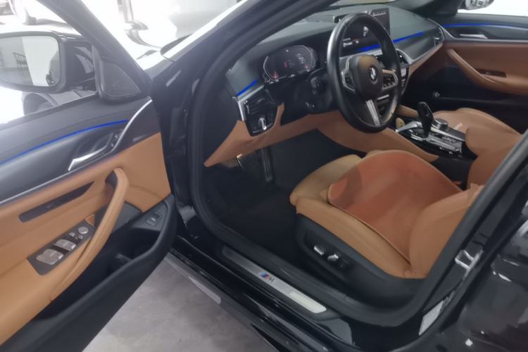Used BMW 5 Series 2022 Second Facelift 530i M Sport Package Driver Seat