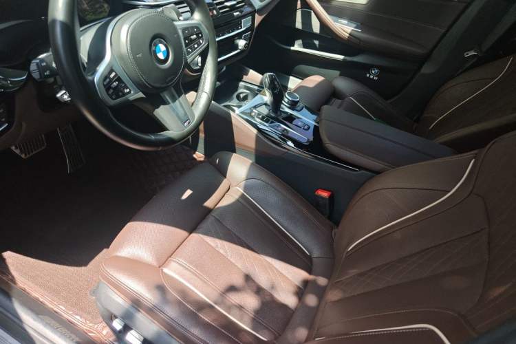 Used BMW 5 Series 2022 Second Facelift 530Li Luxury Version M Sport Package Driver Seat