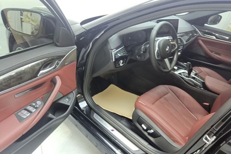 Used BMW 5 Series 2022 Restyled 525Li M Sport Package Driver Seat