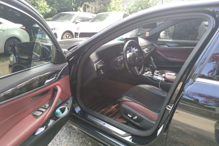 Used BMW 5 Series 2022 Restyled 525Li M Sport Package Driver Seat