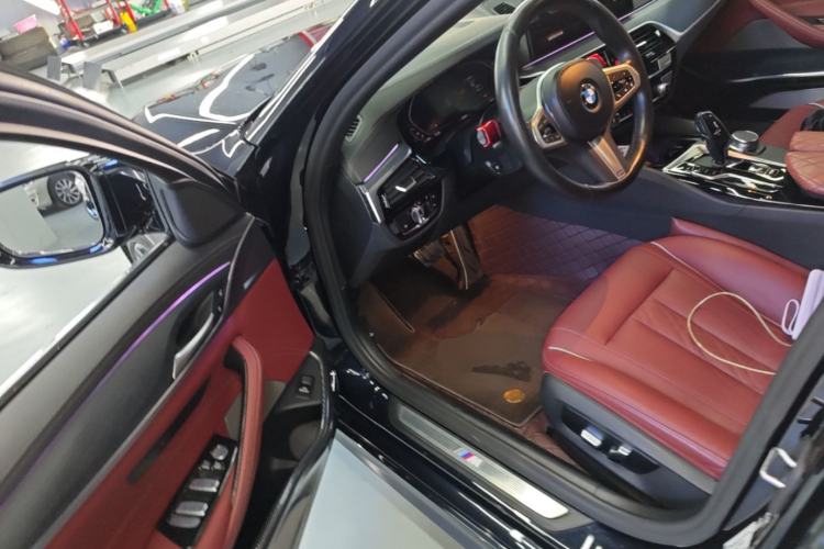Used BMW 5 Series 2022 Second Facelift 530Li Leading Edition M Sport Package Driver Seat