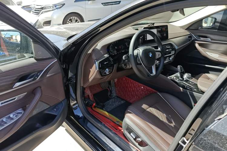 Used BMW 5 Series 2022 Updated 530Li Leading Edition Luxury Package Driver Seat
