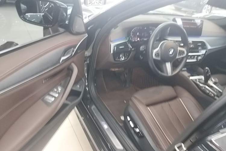 Used BMW 5 Series 2022 Second Facelift 530Li Luxury Version M Sport Package Driver Seat