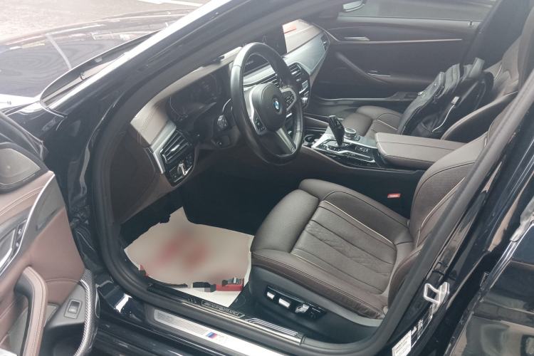 Used BMW 5 Series 2022 Second Facelift 530Li Luxury Version M Sport Package Driver Seat