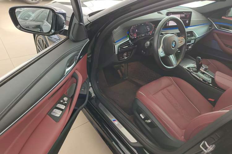 Used BMW 5 Series 2022 Second Facelift 530Li xDrive M Sport Package Driver Seat