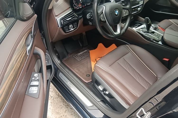 Used BMW 5 Series 2022 Second Facelift 530Li Leading Edition Luxury Package Driver Seat