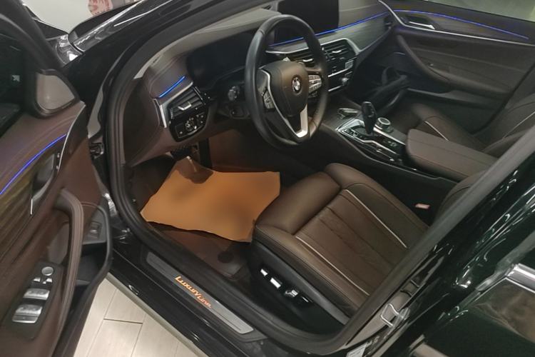 Used BMW 5 Series 2022 Second Facelift 530Li Luxury Edition Premium Package Driver Seat