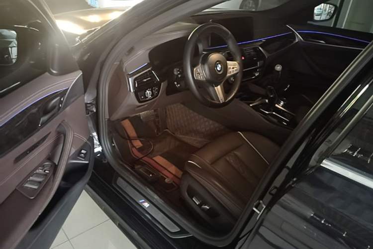 Used BMW 5 Series 2022 Second Facelift 525Li M Sport Package Driver Seat