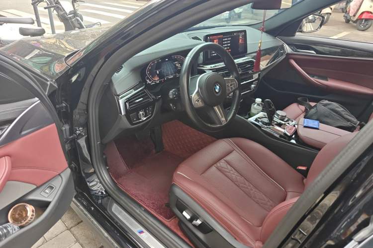 Used BMW 5 Series 2022 Restyled 525Li M Sport Package Driver Seat