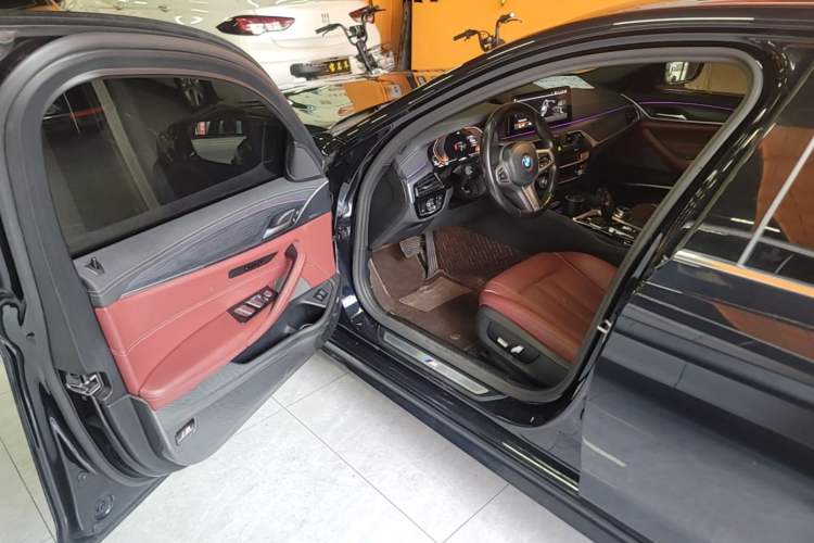 Used BMW 5 Series 2022 Second Facelift 530Li Leading Edition M Sport Package Driver Seat