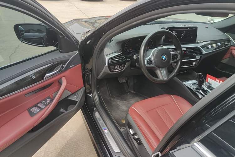 Used BMW 5 Series 2022 Restyled 525Li M Sport Package Driver Seat