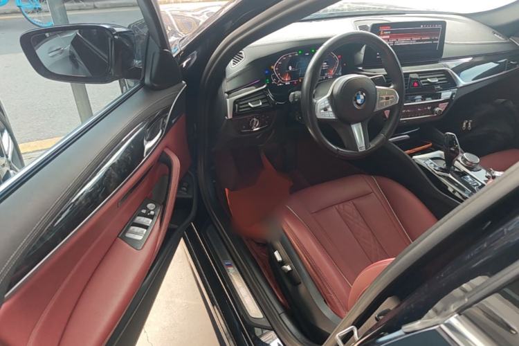 Used BMW 5 Series 2022 Second Facelift 525Li M Sport Package Driver Seat