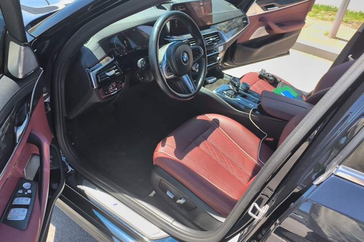 Used BMW 5 Series 2022 525Li M Sport Package Driver Seat