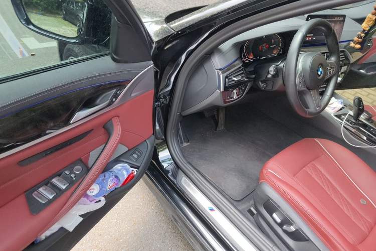 Used BMW 5 Series 2022 Restyled 525Li M Sport Package Driver Seat