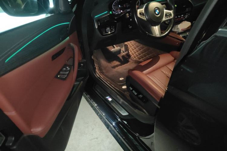 Used BMW 5 Series 2022 Second Facelift 530Li Luxury Version M Sport Package Driver Seat