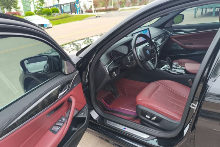 Used BMW 5 Series 2022 Restyled 525Li M Sport Package Driver Seat