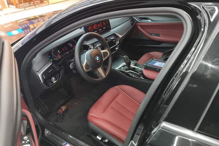 Used BMW 5 Series 2022 Second Facelift 530Li xDrive M Sport Package Driver Seat