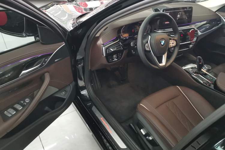 Used BMW 5 Series 2022 Second Facelift 525Li Luxury Package Driver Seat