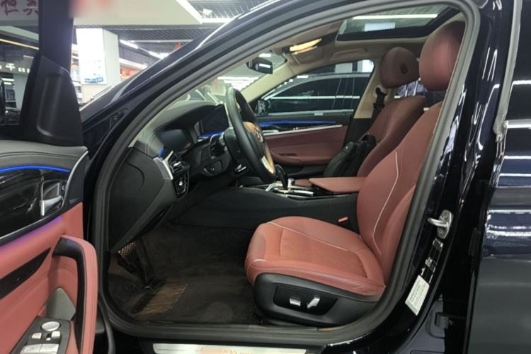 Used BMW 5 Series 2022 Second Facelift 525Li Luxury Package Driver Seat