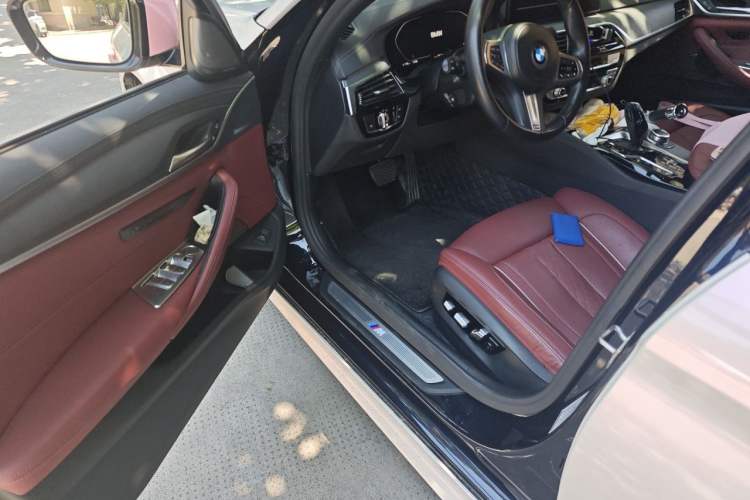 Used BMW 5 Series 2022 Second Facelift 530Li Luxury Version M Sport Package Driver Seat
