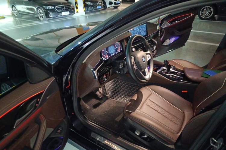 Used BMW 5 Series 2022 Restyled 525Li Luxury Package Driver Seat