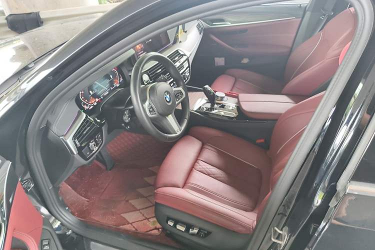 Used BMW 5 Series 2022 Second Facelift 530Li Luxury Version M Sport Package Driver Seat