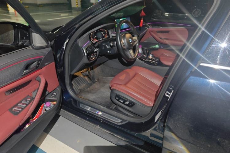 Used BMW 5 Series 2022 Second Facelift 530Li Luxury Version M Sport Package Driver Seat