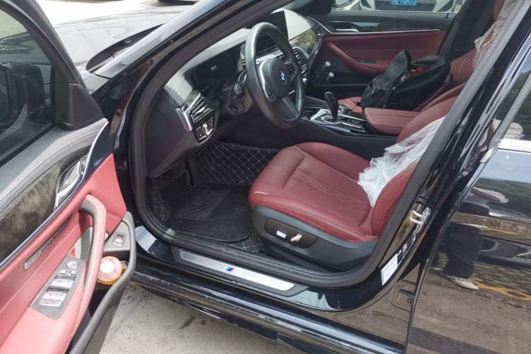 Used BMW 5 Series 2022 Restyled 525Li M Sport Package Driver Seat