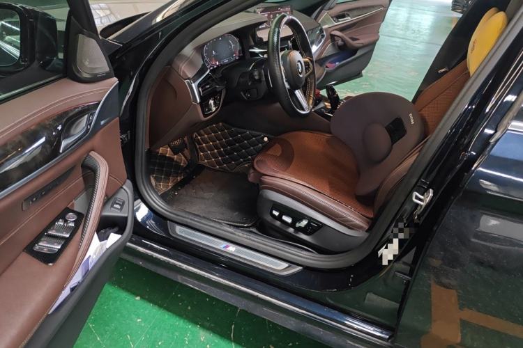 Used BMW 5 Series 2022 Second Facelift 530Li Luxury Version M Sport Package Driver Seat