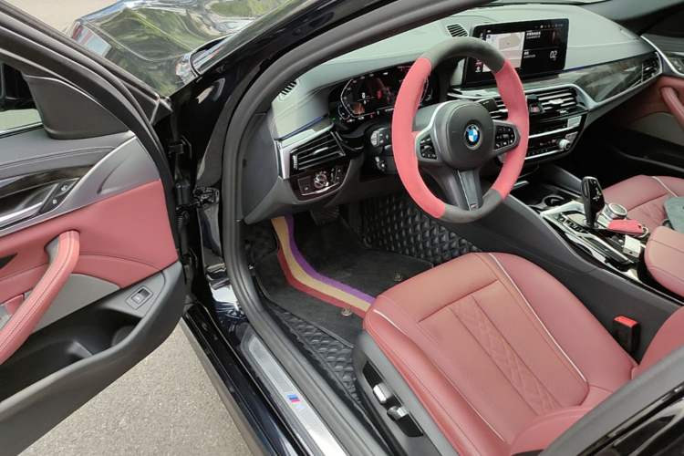 Used BMW 5 Series 2022 Restyled 525Li M Sport Package Driver Seat