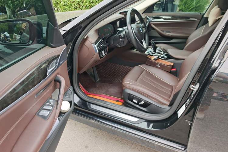 Used BMW 5 Series 2022 Restyled 525Li Luxury Package Driver Seat