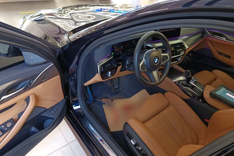Used BMW 5 Series 2022 Second Facelift 530i M Sport Package Driver Seat