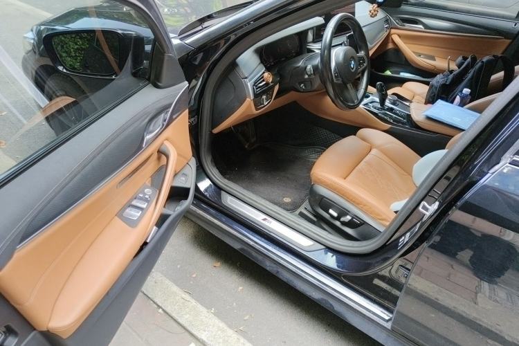 Used BMW 5 Series 2022 Second Facelift 525i M Sport Package Driver Seat