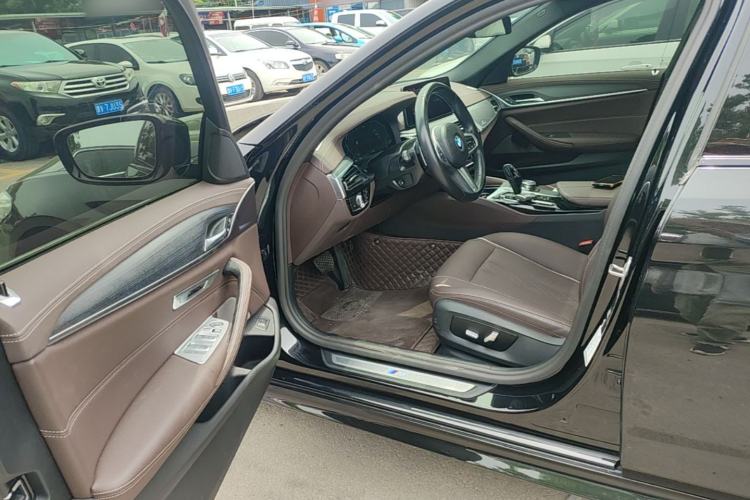 Used BMW 5 Series 2022 Second Facelift 530Li Leading Edition M Sport Package Driver Seat