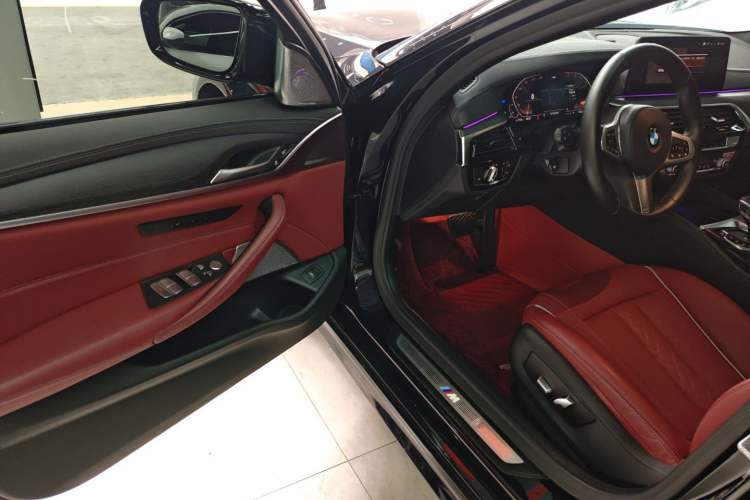 Used BMW 5 Series 2022 Restyled 530Li Leading Edition M Sport Package Driver Seat