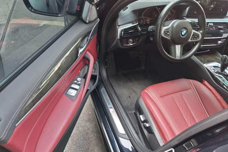 Used BMW 5 Series 2022 Restyled 525Li M Sport Package Driver Seat
