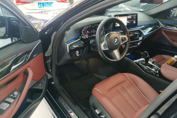 Used BMW 5 Series 2022 530Li Leading Model M Sport Package Driver Seat