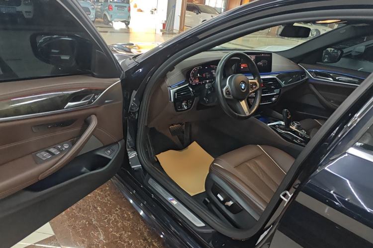 Used BMW 5 Series 2022 Restyled 525Li M Sport Package Driver Seat