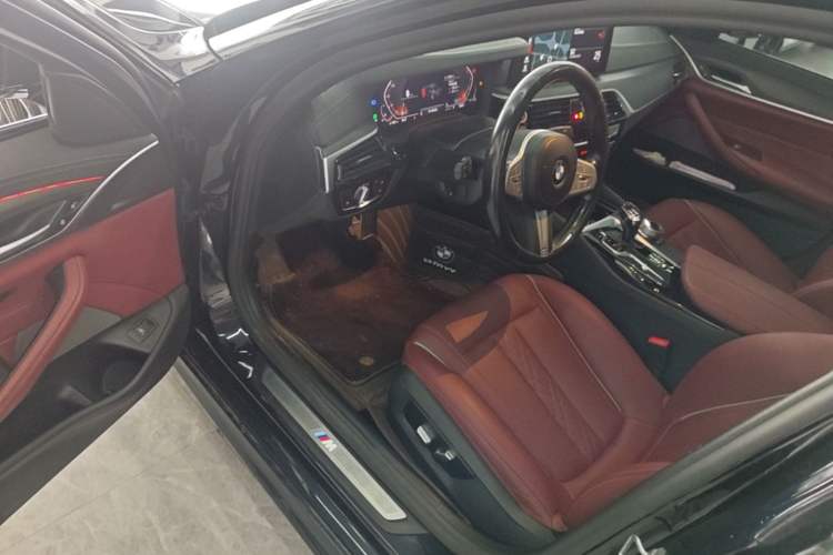 Used BMW 5 Series 2022 Second Facelift 530Li Leading Edition M Sport Package Driver Seat