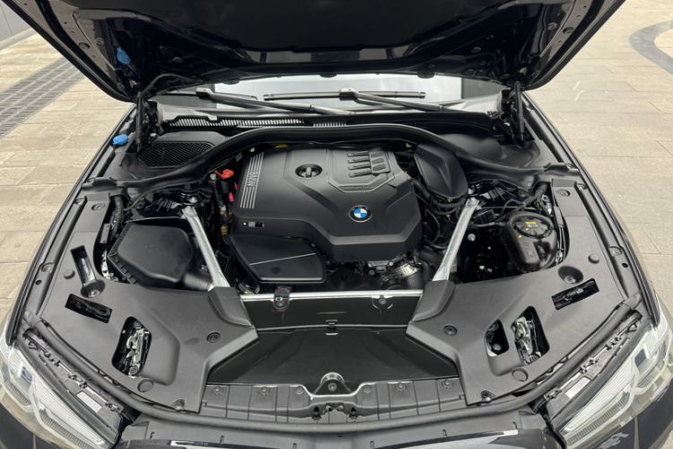 Used BMW 5 Series 2022 525i M Sport Package Engine Bay
