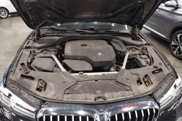 Used BMW 5 Series 2022 Second Facelift 525Li M Sport Package Engine Bay