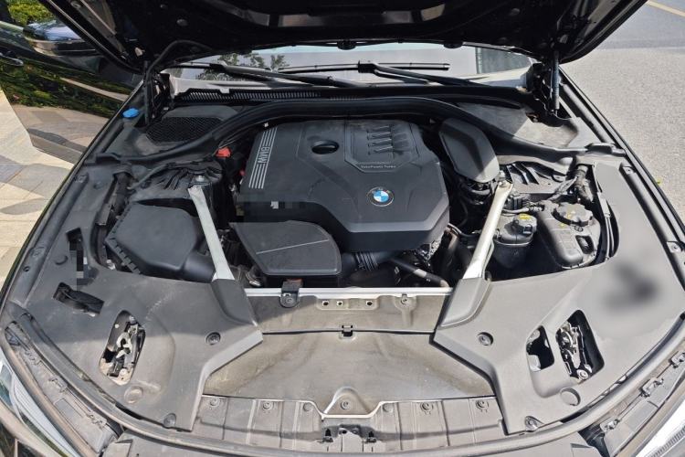 Used BMW 5 Series 2022 Second Facelift 530Li Luxury Version M Sport Package Engine Bay
