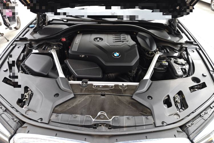 Used BMW 5 Series 2022 Second Facelift 530Li Luxury Version M Sport Package Engine Bay