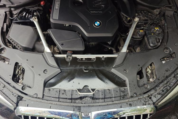 Used BMW 5 Series 2022 Second Facelift 530Li Luxury Version M Sport Package Engine Bay