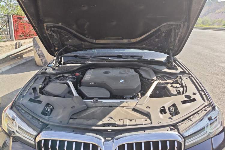 Used BMW 5 Series 2022 Restyled 525Li M Sport Package Engine Bay